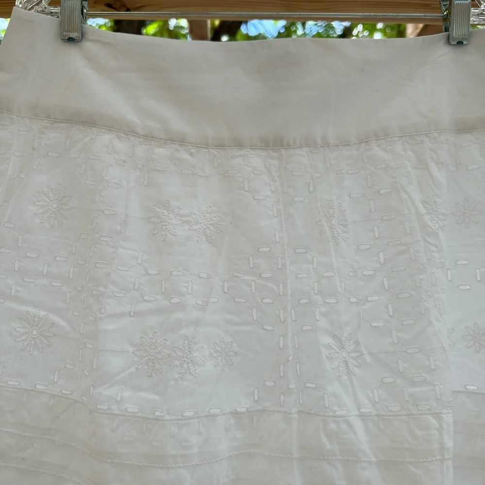 Banana Republic NWOT Crochet Eyelet White Mini Skirt 100% Cotton size 12 - Picture 9 of 16